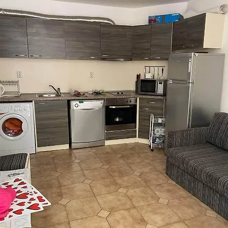 Daire Апартаменти За Семеен Комфортен Отдих В Равда Misivri